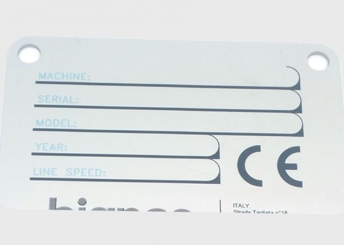 Targhetta CE serial number in alluminio anodizzato con stampa a colori resistente a solventi e abrasioni